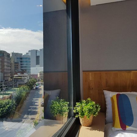 Hostel Cleo Seoul Hongdae Zewnętrze zdjęcie