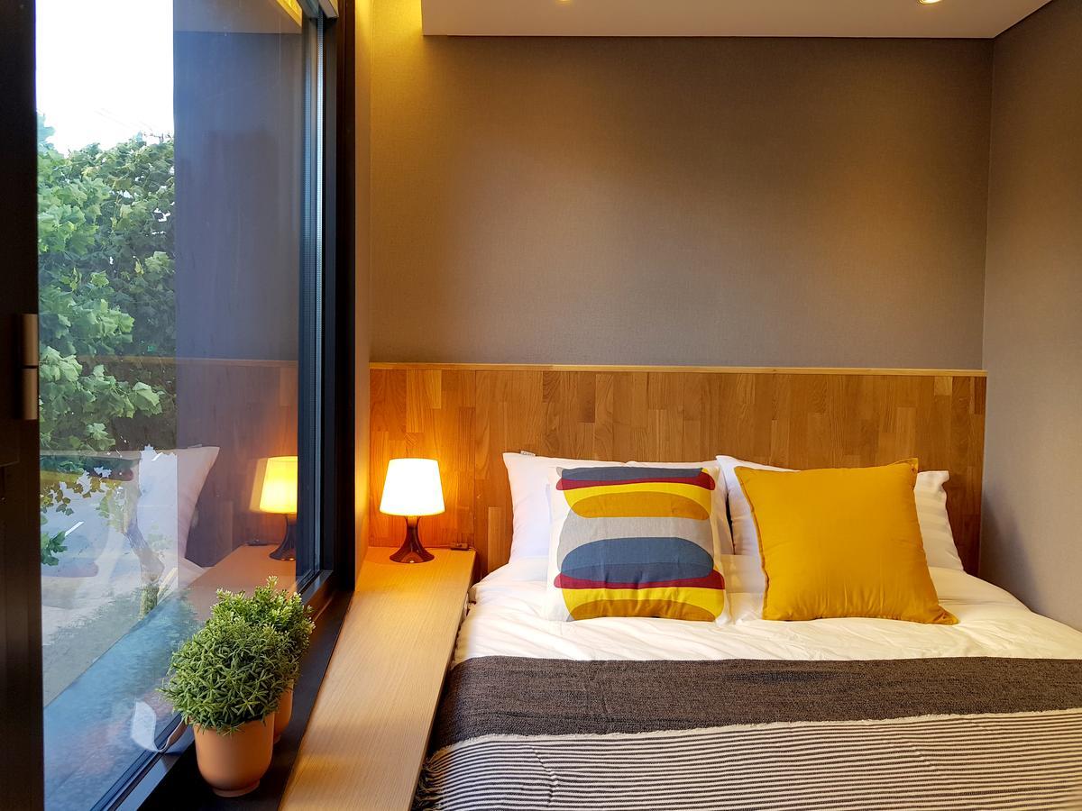 Hostel Cleo Seoul Hongdae Zewnętrze zdjęcie