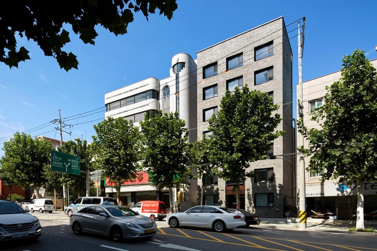 Hostel Cleo Seoul Hongdae Zewnętrze zdjęcie