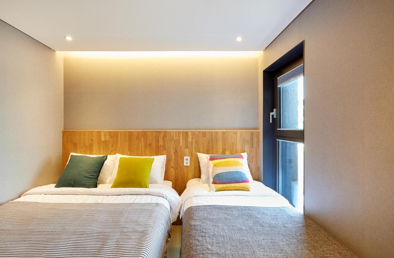 Hostel Cleo Seoul Hongdae Zewnętrze zdjęcie