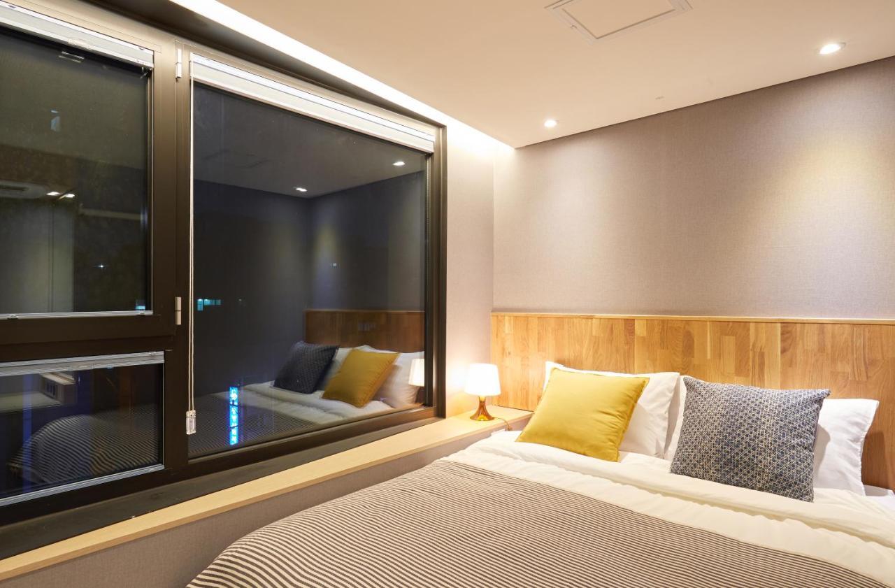 Hostel Cleo Seoul Hongdae Zewnętrze zdjęcie